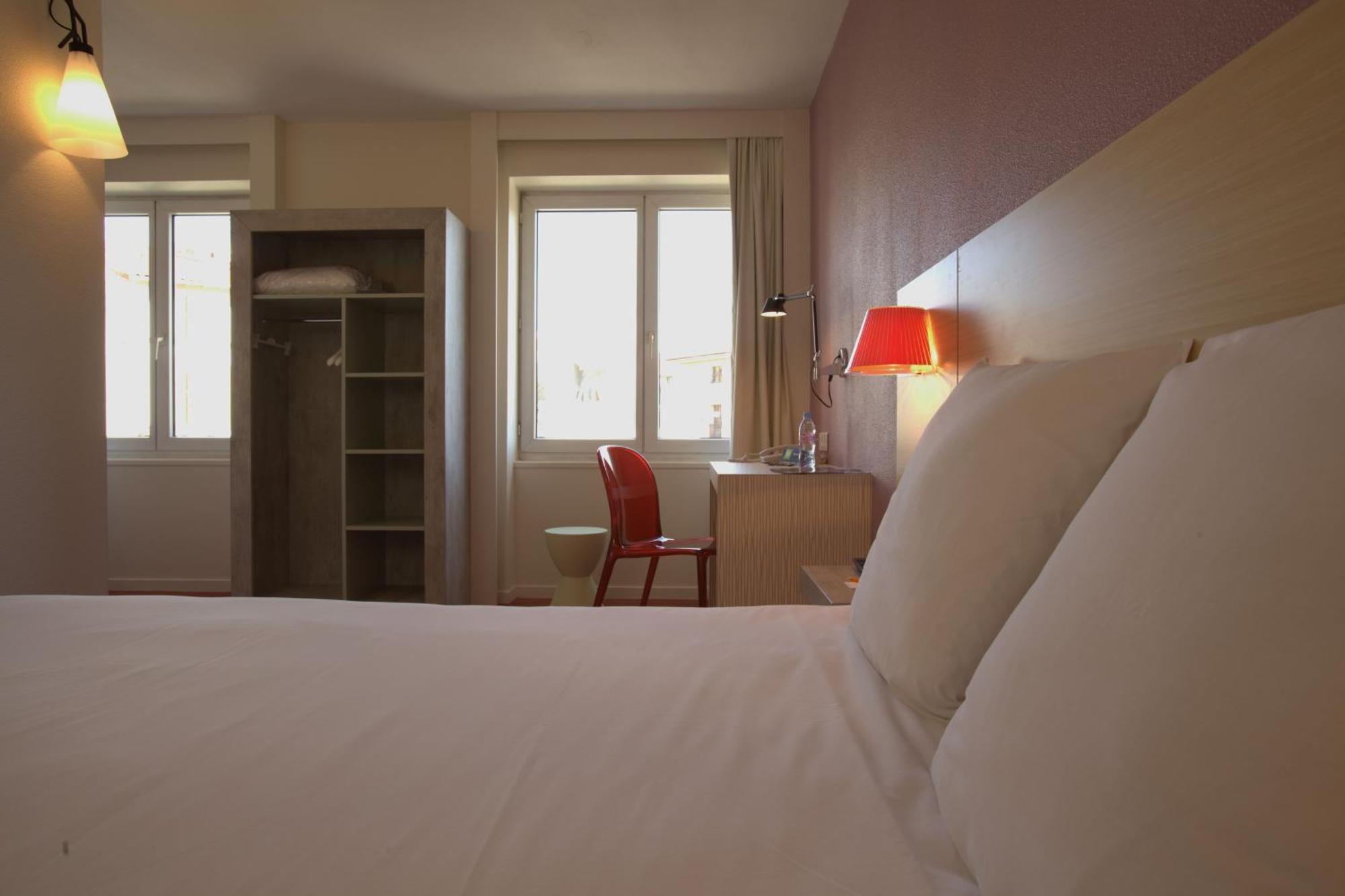Отель Ibis Styles Le Puy En Velay Экстерьер фото