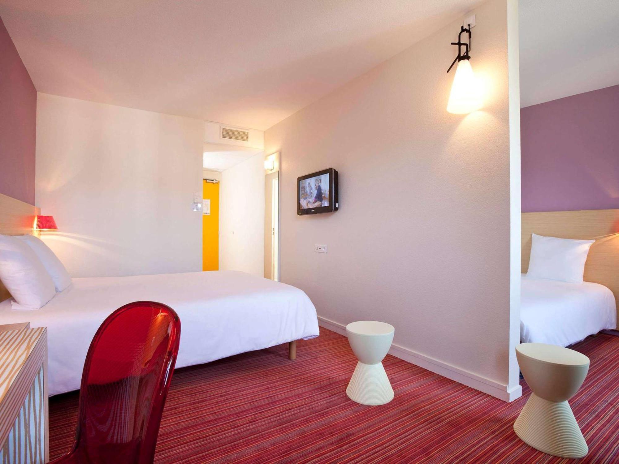 Отель Ibis Styles Le Puy En Velay Экстерьер фото