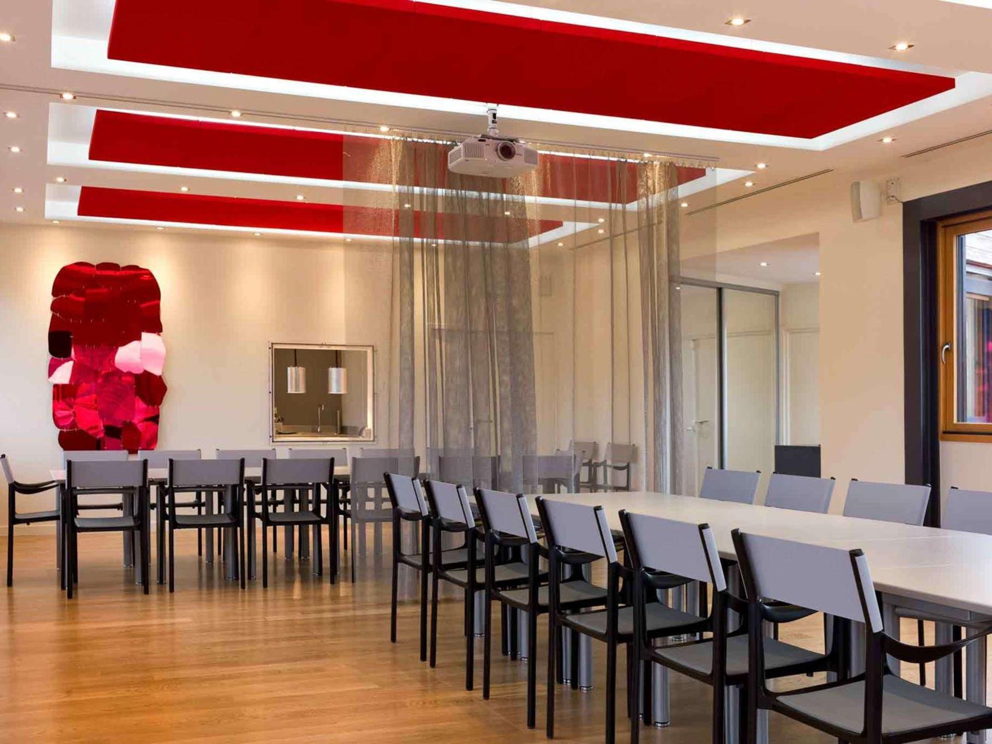 Отель Ibis Styles Le Puy En Velay Экстерьер фото