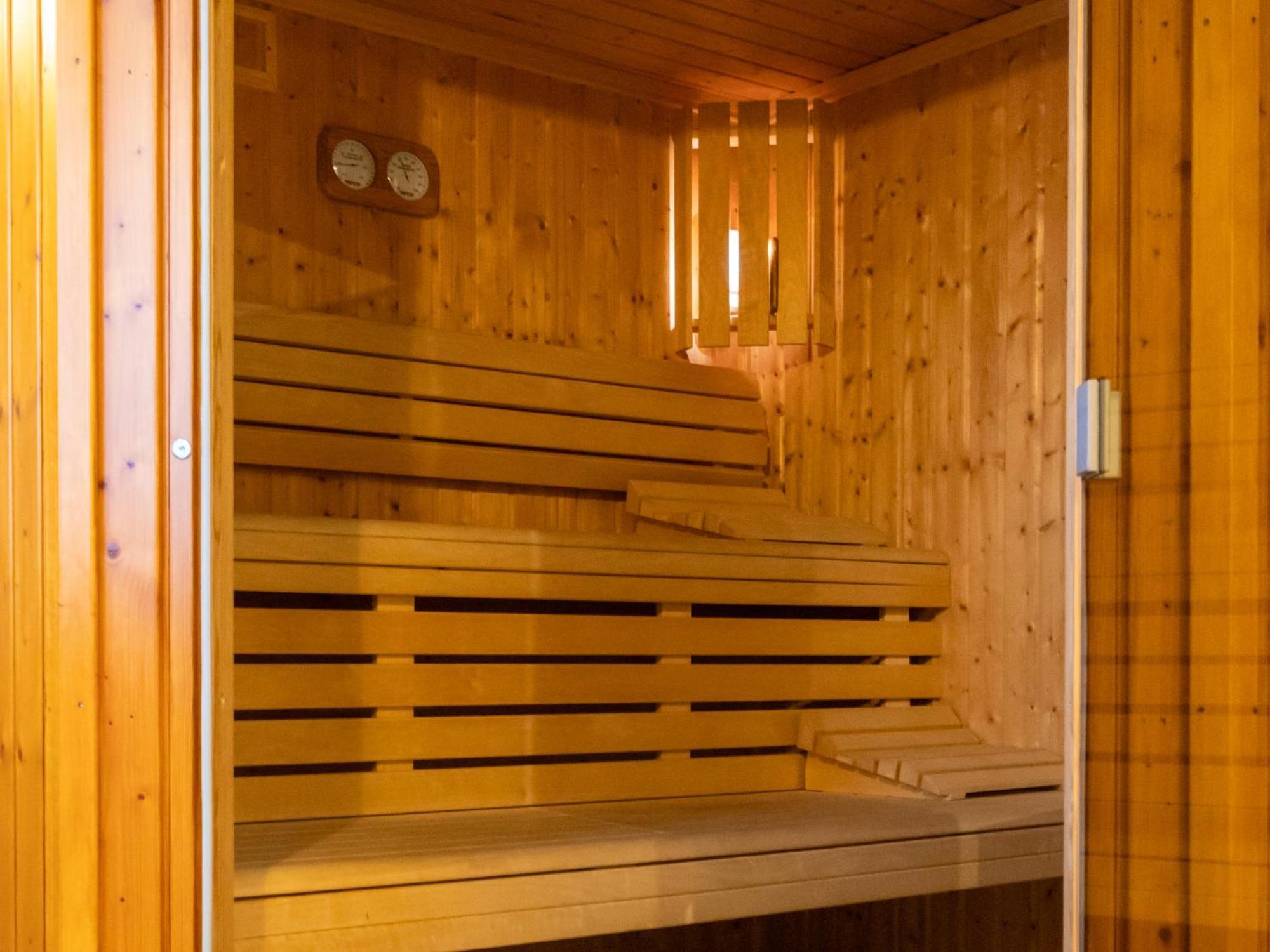 Отель Ibis Styles Le Puy En Velay Экстерьер фото