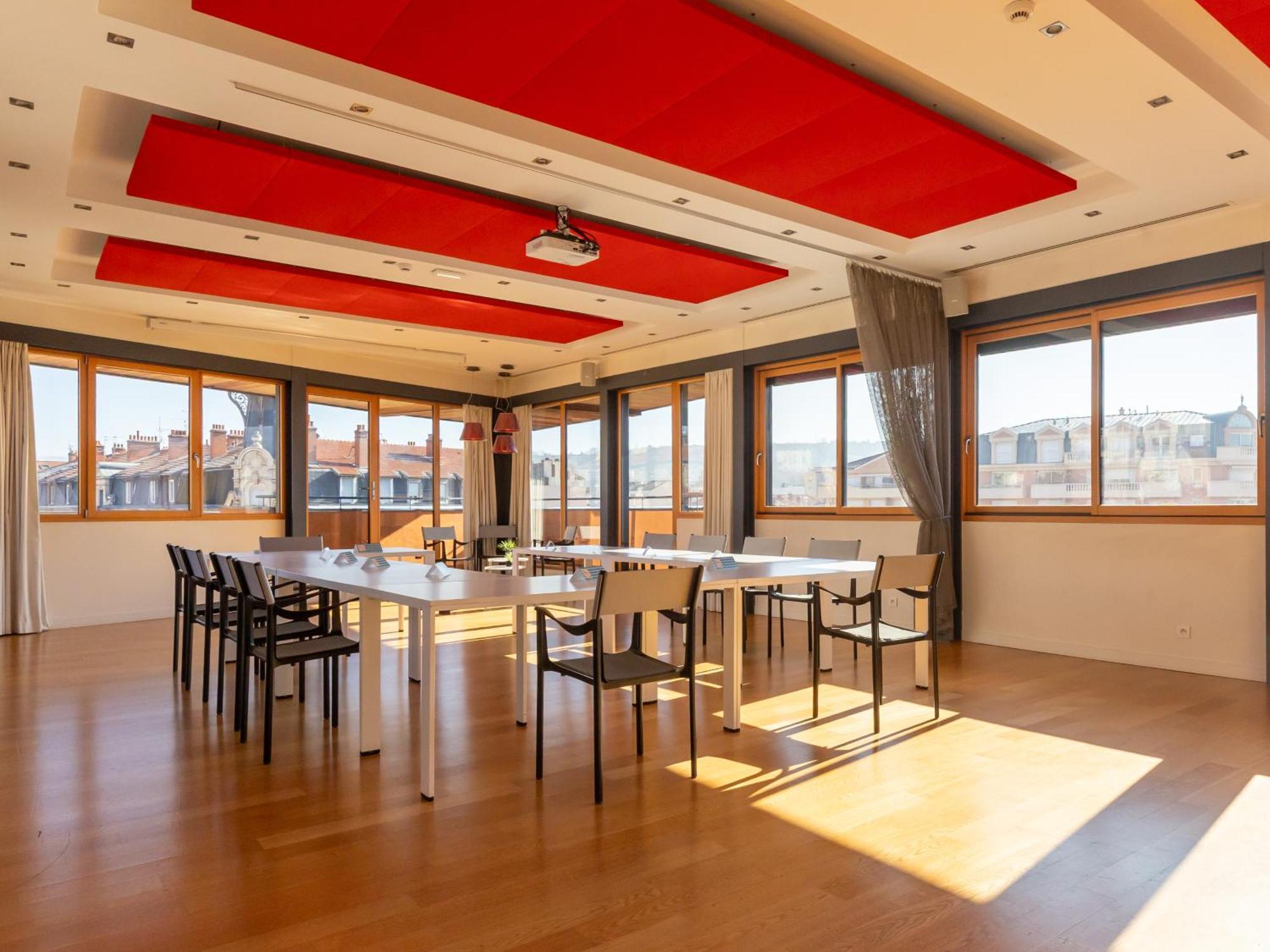 Отель Ibis Styles Le Puy En Velay Экстерьер фото