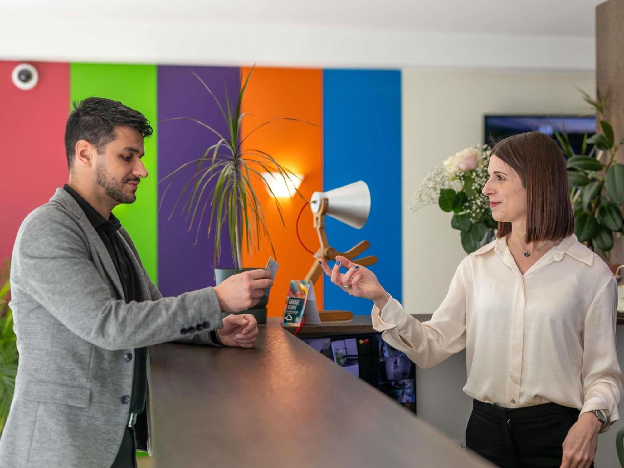 Отель Ibis Styles Le Puy En Velay Экстерьер фото