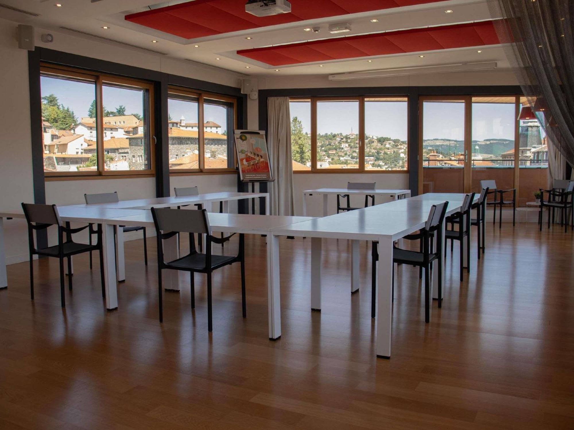 Отель Ibis Styles Le Puy En Velay Экстерьер фото